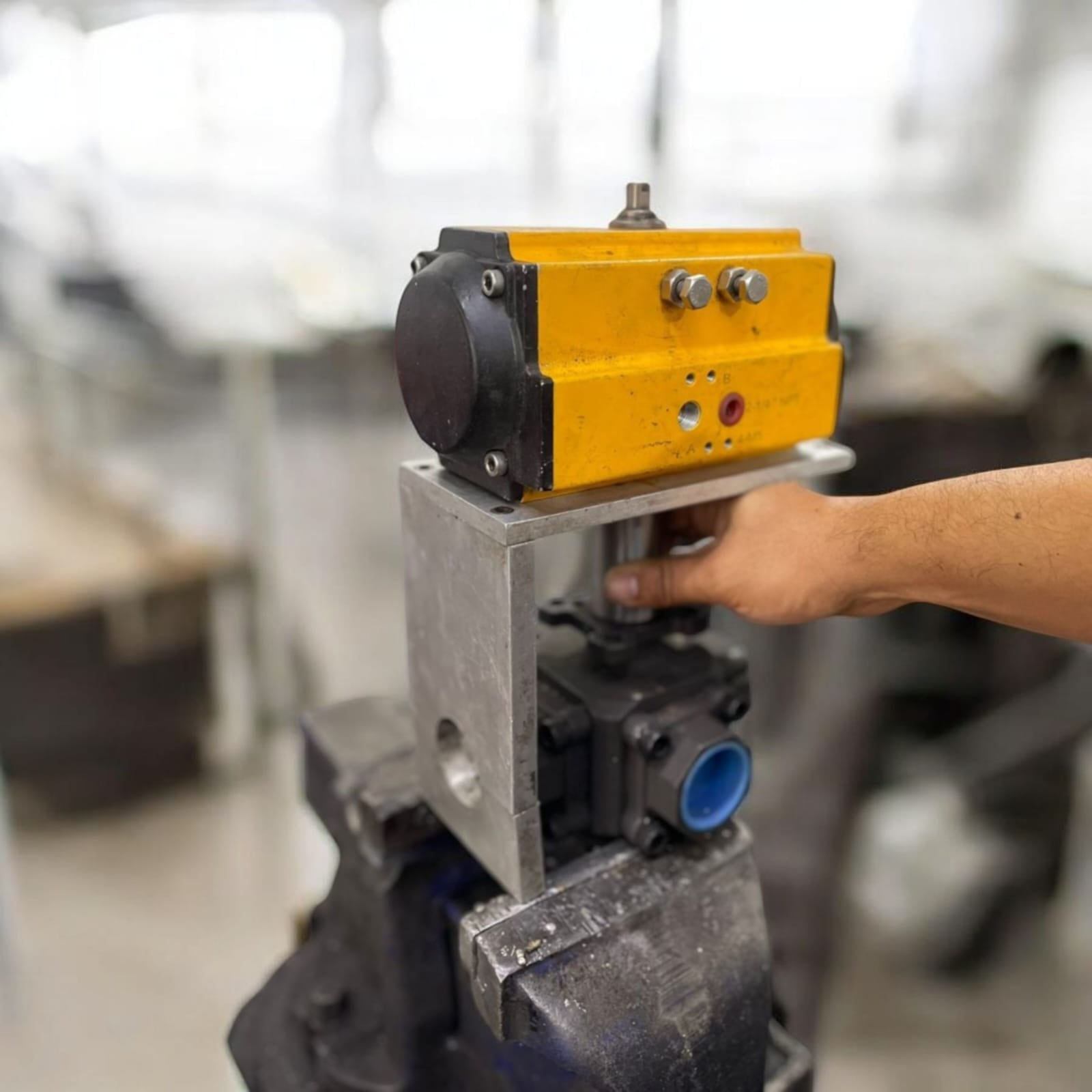 Soporte Valvula WORCESTER Y ACTUADOR