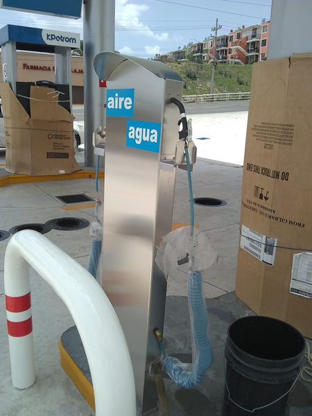 EMP-001, Dispensario agua y aire tipo parquímetro en acero inoxidable con accesorios